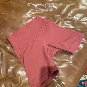 lululemon wunder shorts size 2